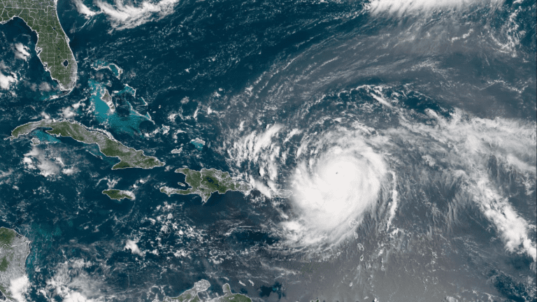 🌊 Hurricane Erin EXPLODES into rare Category 5 monster before growing wider and stronger