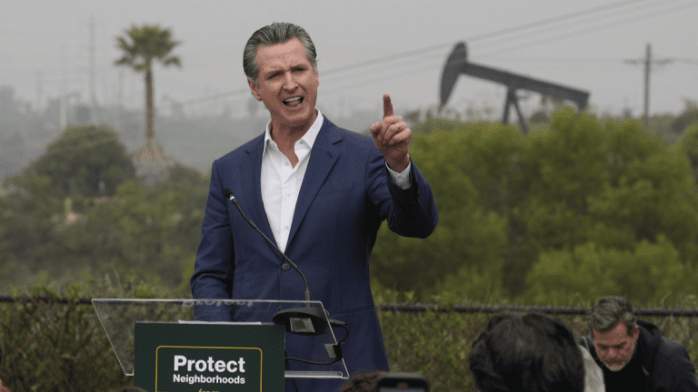 🌱 Fuel Shock in the Climate Capital: Gavin Newsom Confront Soaring Gas Prices and Policy Reversal