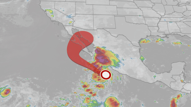 Lorena soaks northwestern Mexico as U.S. Southwest rain chances diminish